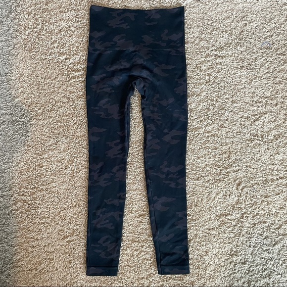 SPANX - Picture 9 of 11